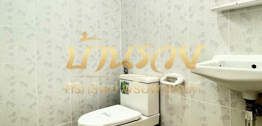 ทาวน์เฮ้าส์ 2 ชั้น หลังริม หมู่บ้านชายคลอง เทพารักษ์ กม.25 (ซอยคิงคอง) ใกล้นิคมบางพลี บ้านรีโนเวทใหม่ ตกแต่งพร้อมเข้าอยู่