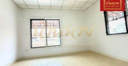 ทาวน์เฮ้าส์ 2 ชั้น หลังริม หมู่บ้านชายคลอง เทพารักษ์ กม.25 (ซอยคิงคอง) ใกล้นิคมบางพลี บ้านรีโนเวทใหม่ ตกแต่งพร้อมเข้าอยู่