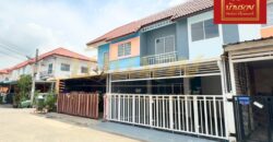 ทาวน์เฮ้าส์ 2ชั้น หมู่บ้านชายคลอง เทพารักษ์ กม.25 (ซอยคิงคอง) ใกล้นิคมบางพลี บ้านรีโนเวทใหม่ ตกแต่งพร้อมเข้าอยู่