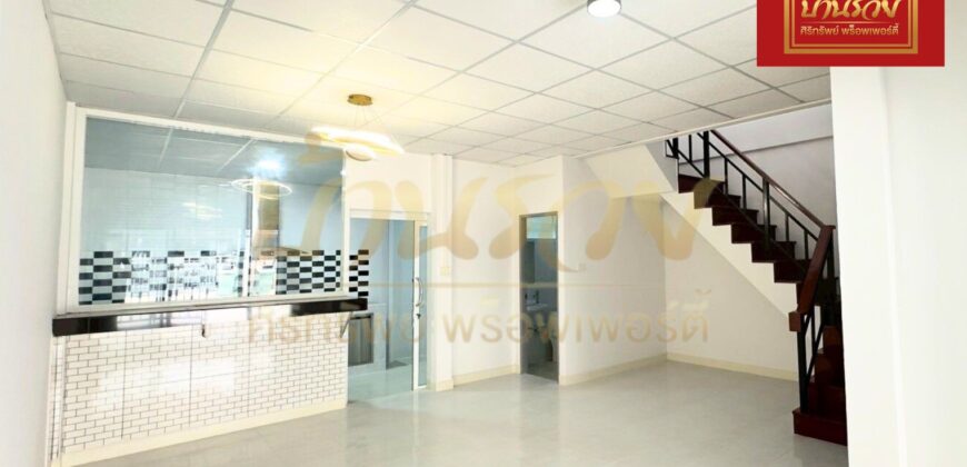 ทาวน์เฮ้าส์ 2ชั้น หมู่บ้านชายคลอง เทพารักษ์ กม.25 (ซอยคิงคอง) ใกล้นิคมบางพลี บ้านรีโนเวทใหม่ ตกแต่งพร้อมเข้าอยู่