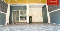 ทาวน์เฮ้าส์ 2ชั้น หมู่บ้านชายคลอง เทพารักษ์ กม.25 (ซอยคิงคอง) ใกล้นิคมบางพลี บ้านรีโนเวทใหม่ ตกแต่งพร้อมเข้าอยู่