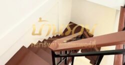 ทาวน์เฮ้าส์ 2ชั้น หมู่บ้านชายคลอง เทพารักษ์ กม.25 (ซอยคิงคอง) ใกล้นิคมบางพลี บ้านรีโนเวทใหม่ ตกแต่งพร้อมเข้าอยู่