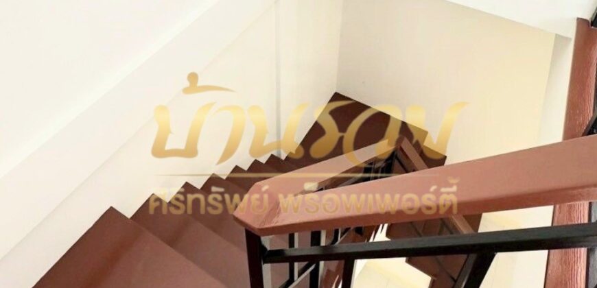 ทาวน์เฮ้าส์ 2ชั้น หมู่บ้านชายคลอง เทพารักษ์ กม.25 (ซอยคิงคอง) ใกล้นิคมบางพลี บ้านรีโนเวทใหม่ ตกแต่งพร้อมเข้าอยู่