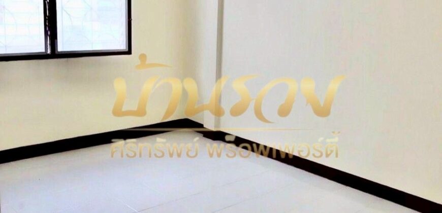 ทาวน์เฮ้าส์ 2 ชั้น หมู่บ้านไมตรีจิตร บางหญ้าแพรก ปู่เจ้า ใกล้รถไฟฟ้า สายสีเขียวสถานีสำโรง บ้านรีโนเวทใหม่ พร้อมเข้าอยู่ #หน้าบ้านไม่ชนใคร