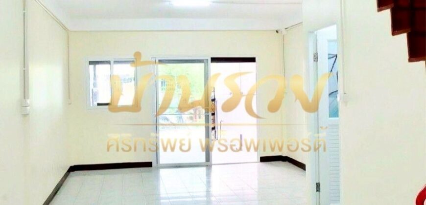ทาวน์เฮ้าส์ 2 ชั้น หมู่บ้านไมตรีจิตร บางหญ้าแพรก ปู่เจ้า ใกล้รถไฟฟ้า สายสีเขียวสถานีสำโรง บ้านรีโนเวทใหม่ พร้อมเข้าอยู่ #หน้าบ้านไม่ชนใคร