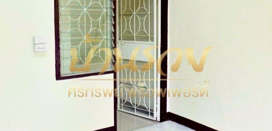 ทาวน์เฮ้าส์ 1 ชั้น หมู่บ้านไมตรีจิตร บางหญ้าแพรก ปู่เจ้า ใกล้รถไฟฟ้า สายสีเขียวสถานีสำโรง บ้านรีโนเวทใหม่ พร้อมเข้าอยู่