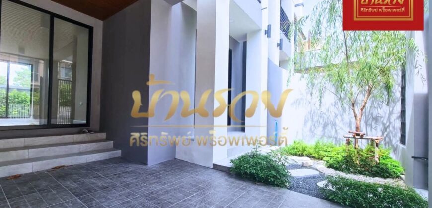 ทาวน์โฮม 3 ชั้น หมู่บ้านเดอะคิวบ์ ถนนบางนาตราด กม.10 ซอยสนามกอล์ฟวินด์มิลล์ ใกล้เมกาบางนา ต้นโครงการ แต่งสวยสไตล์โมเดิร์น รีโนเวทใหม่