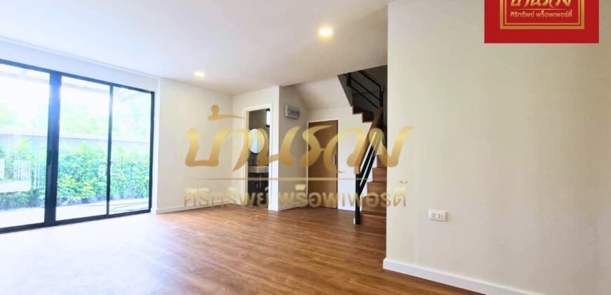 ทาวน์โฮม 3 ชั้น หมู่บ้านเดอะคิวบ์ ถนนบางนาตราด กม.10 ซอยสนามกอล์ฟวินด์มิลล์ ใกล้เมกาบางนา ต้นโครงการ แต่งสวยสไตล์โมเดิร์น รีโนเวทใหม่