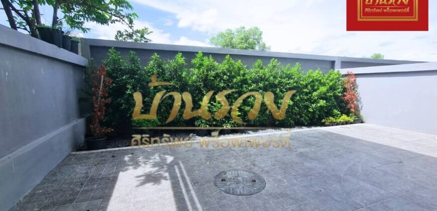 ทาวน์โฮม 3 ชั้น หมู่บ้านเดอะคิวบ์ ถนนบางนาตราด กม.10 ซอยสนามกอล์ฟวินด์มิลล์ ใกล้เมกาบางนา ต้นโครงการ แต่งสวยสไตล์โมเดิร์น รีโนเวทใหม่