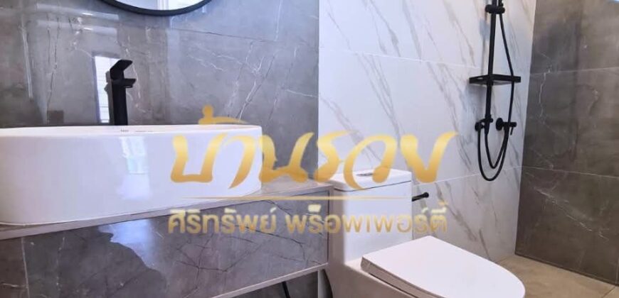 ทาวน์โฮม 3 ชั้น หมู่บ้านเดอะคิวบ์ ถนนบางนาตราด กม.10 ซอยสนามกอล์ฟวินด์มิลล์ ใกล้เมกาบางนา ต้นโครงการ แต่งสวยสไตล์โมเดิร์น รีโนเวทใหม่