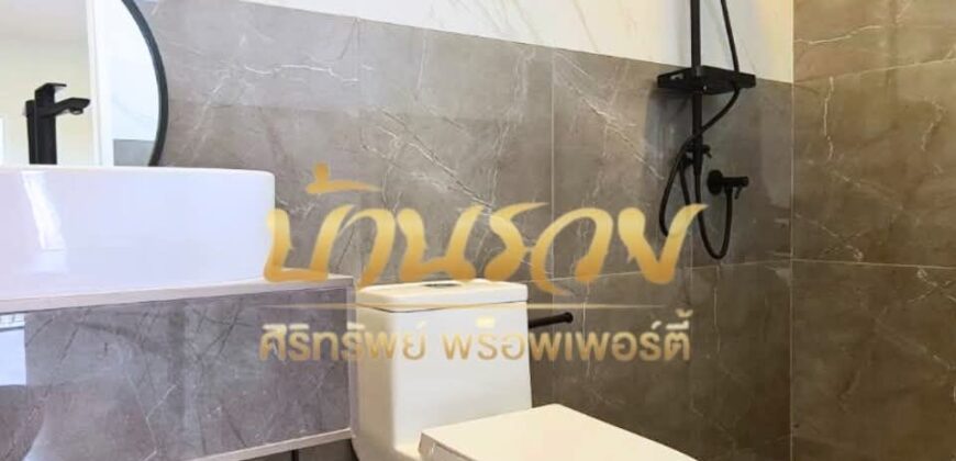 ทาวน์โฮม 3 ชั้น หมู่บ้านเดอะคิวบ์ ถนนบางนาตราด กม.10 ซอยสนามกอล์ฟวินด์มิลล์ ใกล้เมกาบางนา ต้นโครงการ แต่งสวยสไตล์โมเดิร์น รีโนเวทใหม่