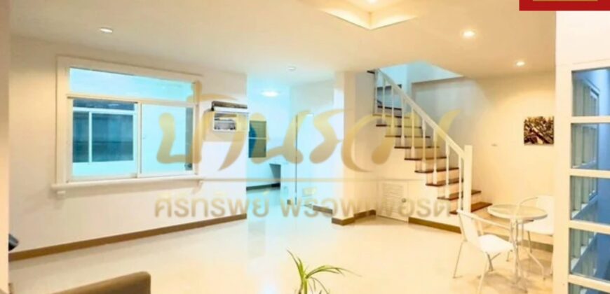 ทาวน์เฮ้าส์ 2 ชั้น หมู่บ้านนครทอง เพรสซิเดนท์ ถ.ตำหรุ-บางพลี ใกล้นิคมอุตสาหกรรมบางปู บ้านรีโนเวทใหม่