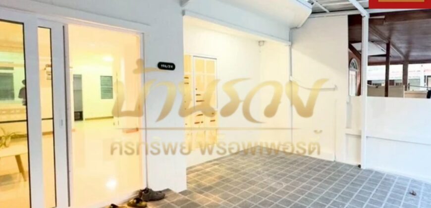 ทาวน์เฮ้าส์ 2 ชั้น หมู่บ้านนครทอง เพรสซิเดนท์ ถ.ตำหรุ-บางพลี ใกล้นิคมอุตสาหกรรมบางปู บ้านรีโนเวทใหม่
