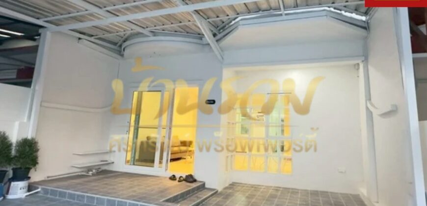 ทาวน์เฮ้าส์ 2 ชั้น หมู่บ้านนครทอง เพรสซิเดนท์ ถ.ตำหรุ-บางพลี ใกล้นิคมอุตสาหกรรมบางปู บ้านรีโนเวทใหม่