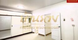 ทาวน์เฮ้าส์ 2 ชั้น หมู่บ้านนครทอง เพรสซิเดนท์ ถ.ตำหรุ-บางพลี ใกล้นิคมอุตสาหกรรมบางปู บ้านรีโนเวทใหม่