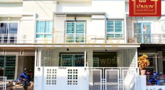 ทาวน์เฮ้าส์ 2 ชั้น หมู่บ้านนิรันดร์วิลล์ 55 ซ.ทรัพย์บุญชัยใกล้ทางด่วนกาญจนาภิเษก บ้านรีโนเวทใหม่ พร้อมเข้าอยู่