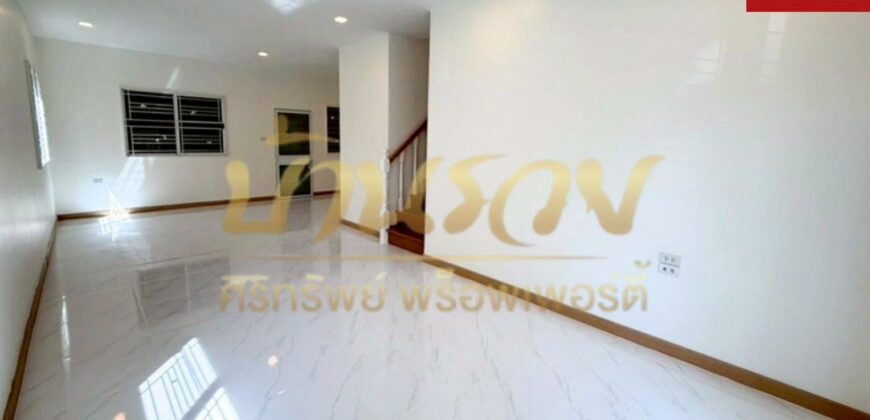 บ้านแฝด 2 ชั้น หมู่บ้านนิรันดร์ พาร์ค ซอยวัดศรีวารีน้อย (บางนา-ตราด กม.8) บ้านรีโนเวทใหม่