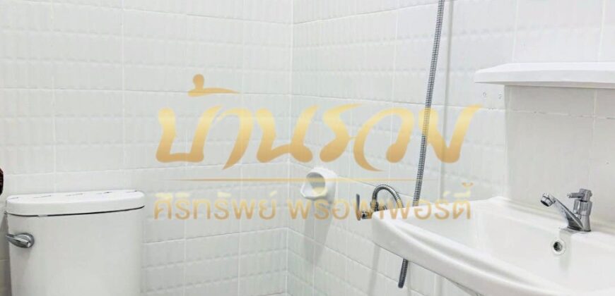 ทาวน์เฮ้าส์ 2 ชั้น หมู่บ้านเฟื่องฟ้า 17 เฟส 1 ซอยขจรวิทย์ ใกล้ทางด่วนกาญจนาภิเษก บ้านรีโนเวทใหม่ พร้อมเข้าอยู่