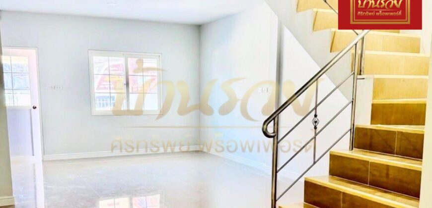 ทาวน์เฮ้าส์ 2 ชั้น หมู่บ้านเฟื่องฟ้า 17 เฟส 1 ซอยขจรวิทย์ ใกล้ทางด่วนกาญจนาภิเษก บ้านรีโนเวทใหม่ พร้อมเข้าอยู่