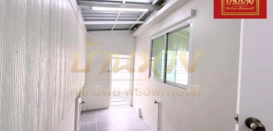 บ้านแฝด 1 ชั้น หมู่บ้าน เมอริทแกรนด์ ซอยวัดหลวงโต ทางด่วนบูรพาฯ บางนา – มาร์เก็ตวิลเลจ บ้านรีโนเวทใหม่ทั้งหลัง