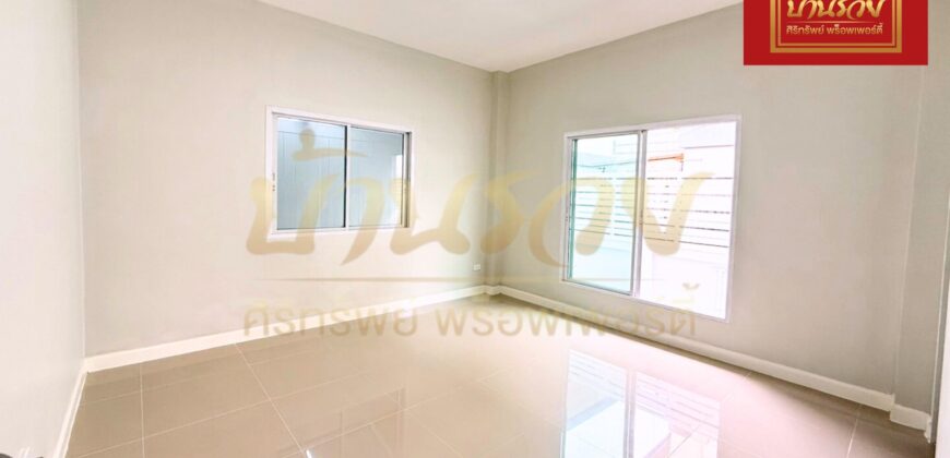 บ้านแฝด 1 ชั้น หมู่บ้าน เมอริทแกรนด์ ซอยวัดหลวงโต ทางด่วนบูรพาฯ บางนา – มาร์เก็ตวิลเลจ บ้านรีโนเวทใหม่ทั้งหลัง