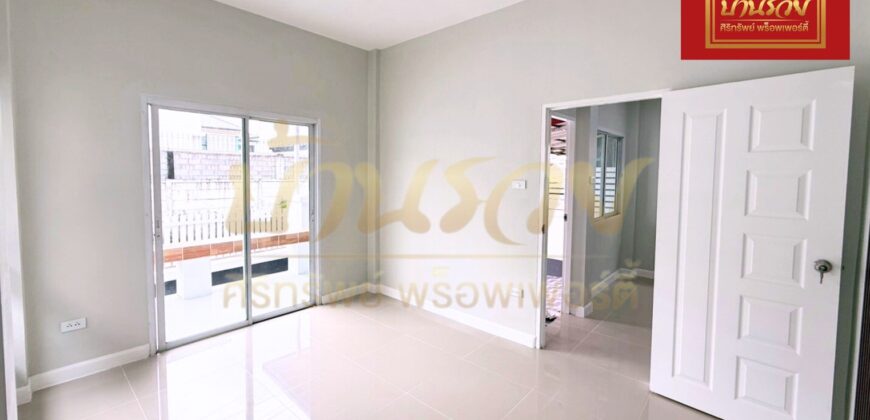 บ้านแฝด 1 ชั้น หมู่บ้าน เมอริทแกรนด์ ซอยวัดหลวงโต ทางด่วนบูรพาฯ บางนา – มาร์เก็ตวิลเลจ บ้านรีโนเวทใหม่ทั้งหลัง