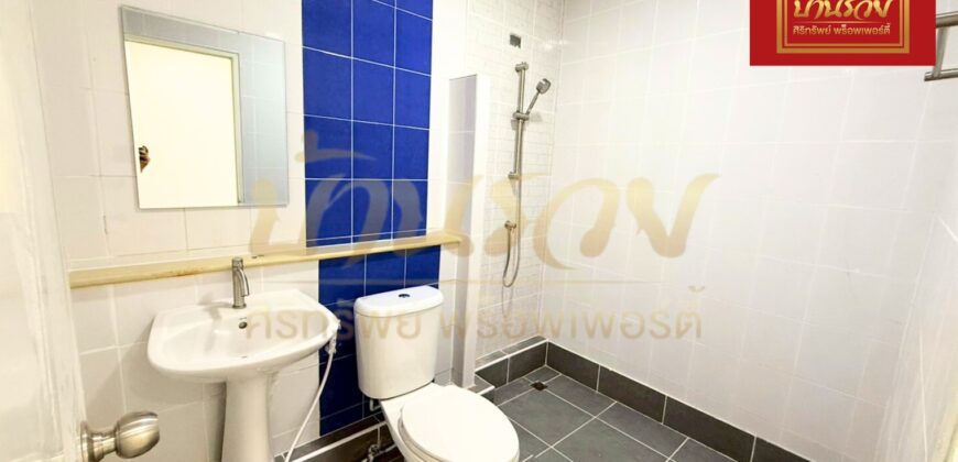 บ้านแฝด 1 ชั้น หมู่บ้าน เมอริทแกรนด์ ซอยวัดหลวงโต ทางด่วนบูรพาฯ บางนา – มาร์เก็ตวิลเลจ บ้านรีโนเวทใหม่ทั้งหลัง