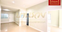 บ้านแฝด 1 ชั้น หมู่บ้าน เมอริทแกรนด์ ซอยวัดหลวงโต ทางด่วนบูรพาฯ บางนา – มาร์เก็ตวิลเลจ บ้านรีโนเวทใหม่ทั้งหลัง