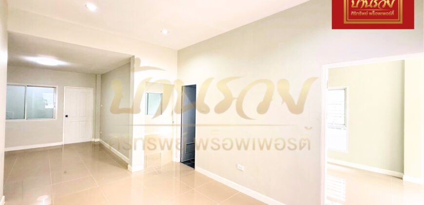 บ้านแฝด 1 ชั้น หมู่บ้าน เมอริทแกรนด์ ซอยวัดหลวงโต ทางด่วนบูรพาฯ บางนา – มาร์เก็ตวิลเลจ บ้านรีโนเวทใหม่ทั้งหลัง