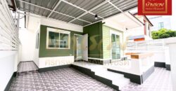 บ้านแฝด 1 ชั้น หมู่บ้าน เมอริทแกรนด์ ซอยวัดหลวงโต ทางด่วนบูรพาฯ บางนา – มาร์เก็ตวิลเลจ บ้านรีโนเวทใหม่ทั้งหลัง