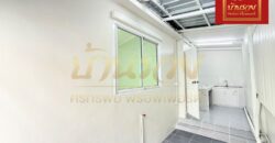 บ้านแฝด 1 ชั้น หมู่บ้าน เมอริทแกรนด์ ซอยวัดหลวงโต ทางด่วนบูรพาฯ บางนา – มาร์เก็ตวิลเลจ บ้านรีโนเวทใหม่ทั้งหลัง