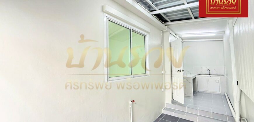 บ้านแฝด 1 ชั้น หมู่บ้าน เมอริทแกรนด์ ซอยวัดหลวงโต ทางด่วนบูรพาฯ บางนา – มาร์เก็ตวิลเลจ บ้านรีโนเวทใหม่ทั้งหลัง