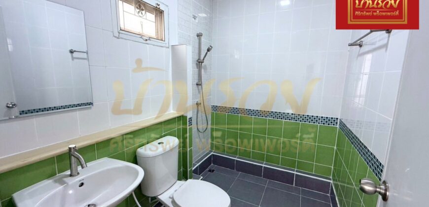 บ้านแฝด 1 ชั้น หมู่บ้าน เมอริทแกรนด์ ซอยวัดหลวงโต ทางด่วนบูรพาฯ บางนา – มาร์เก็ตวิลเลจ บ้านรีโนเวทใหม่ทั้งหลัง