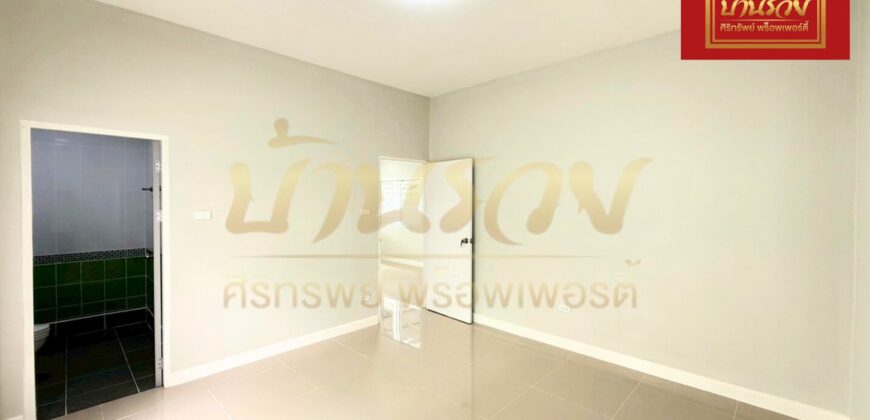 บ้านแฝด 1 ชั้น หมู่บ้าน เมอริทแกรนด์ ซอยวัดหลวงโต ทางด่วนบูรพาฯ บางนา – มาร์เก็ตวิลเลจ บ้านรีโนเวทใหม่ทั้งหลัง