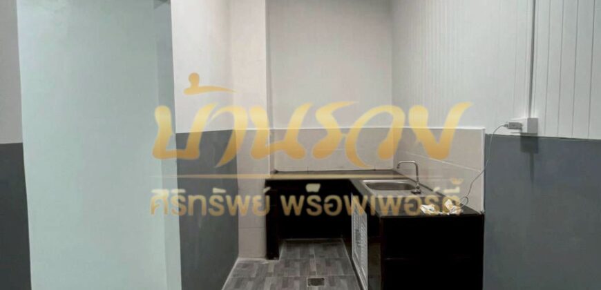 ทาวน์เฮ้าส์ 2 ชั้น #หลังมุม หมู่บ้านพระปิ่น 8 ซอยมังกร – แพรกษา ใกล้นิคมบางปู บ้านรีโนเวทใหม่ ใกล้นิคมบางปู