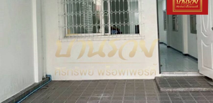 ทาวน์เฮ้าส์ 2 ชั้น #หลังมุม หมู่บ้านพระปิ่น 8 ซอยมังกร – แพรกษา ใกล้นิคมบางปู บ้านรีโนเวทใหม่ ใกล้นิคมบางปู