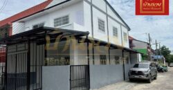 ทาวน์เฮ้าส์ 2 ชั้น #หลังมุม หมู่บ้านพระปิ่น 8 ซอยมังกร – แพรกษา ใกล้นิคมบางปู บ้านรีโนเวทใหม่ ใกล้นิคมบางปู