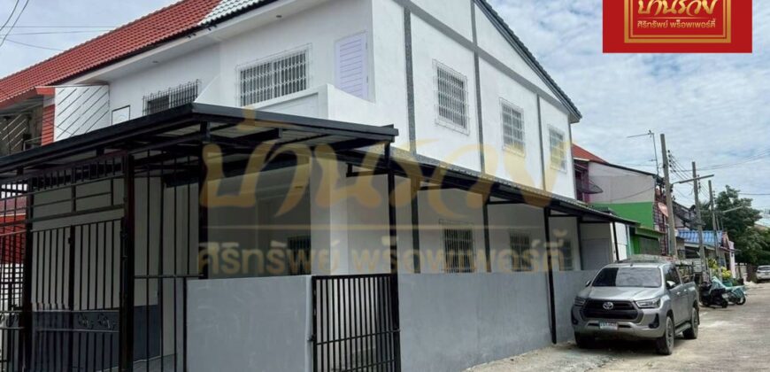 ทาวน์เฮ้าส์ 2 ชั้น #หลังมุม หมู่บ้านพระปิ่น 8 ซอยมังกร – แพรกษา ใกล้นิคมบางปู บ้านรีโนเวทใหม่ ใกล้นิคมบางปู