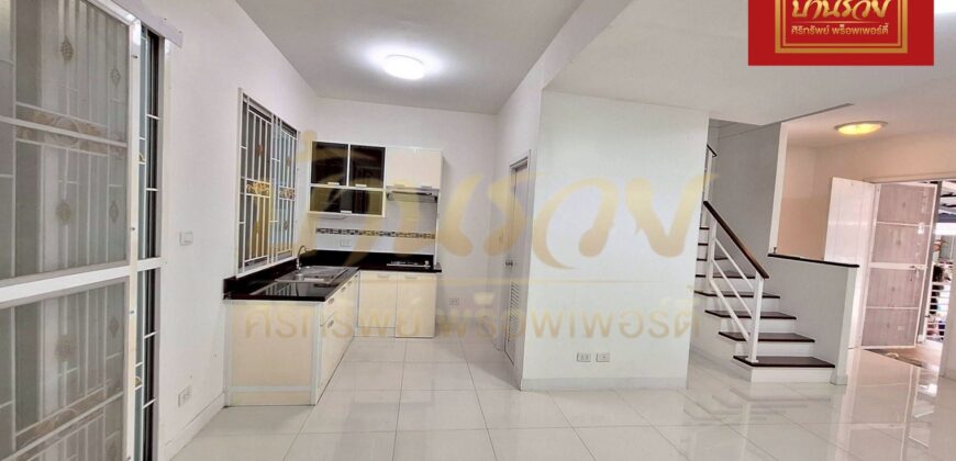 ทาวน์เฮ้าส์ 2 ชั้น หมู่บ้าน เดอะคอนเนค 10 แบริ่ง สเตชั่น ใกล้ห้าง Jass ศรีนครินทร์ พร้อมเข้าอยู่