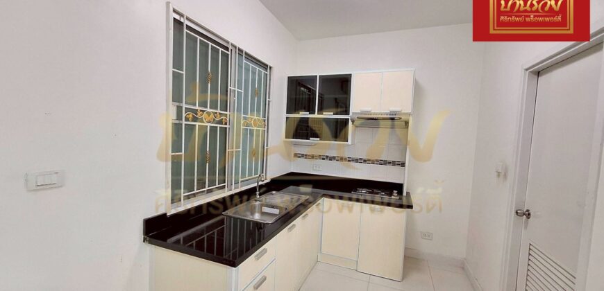 ทาวน์เฮ้าส์ 2 ชั้น หมู่บ้าน เดอะคอนเนค 10 แบริ่ง สเตชั่น ใกล้ห้าง Jass ศรีนครินทร์ พร้อมเข้าอยู่