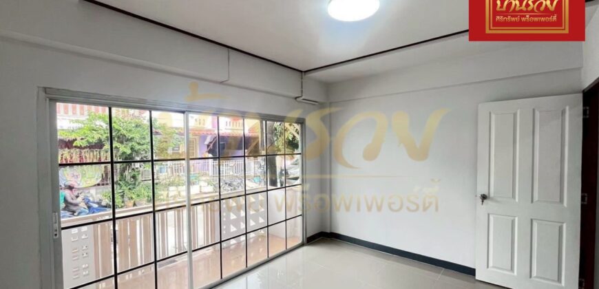 ทาวน์เฮ้าส์ 2 ชั้น หมู่บ้าน บารเมษฐ์ บางบ่อ-เทพารักษ์ กม. 24 ใกล้นิคมบางพลี ปรับปรุงใหม่ พร้อมเข้าอยู่