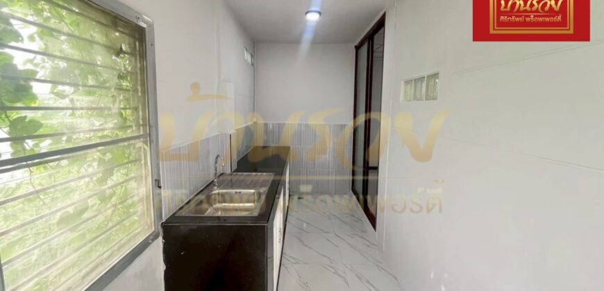 ทาวน์เฮ้าส์ 2 ชั้น หมู่บ้าน บารเมษฐ์ บางบ่อ-เทพารักษ์ กม. 24 ใกล้นิคมบางพลี ปรับปรุงใหม่ พร้อมเข้าอยู่