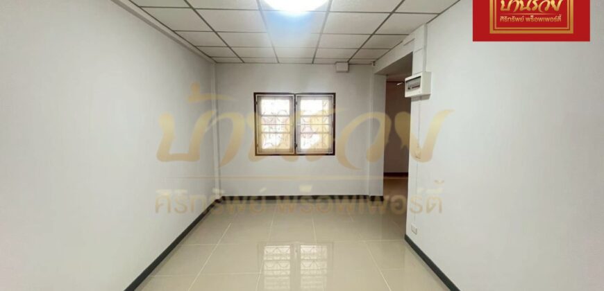 ทาวน์เฮ้าส์ 2 ชั้น หมู่บ้าน บารเมษฐ์ บางบ่อ-เทพารักษ์ กม. 24 ใกล้นิคมบางพลี ปรับปรุงใหม่ พร้อมเข้าอยู่