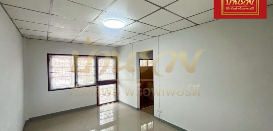 ทาวน์เฮ้าส์ 2 ชั้น หมู่บ้าน บารเมษฐ์ บางบ่อ-เทพารักษ์ กม. 24 ใกล้นิคมบางพลี ปรับปรุงใหม่ พร้อมเข้าอยู่