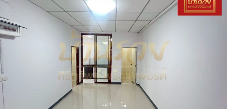 ทาวน์เฮ้าส์ 2 ชั้น หมู่บ้าน บารเมษฐ์ บางบ่อ-เทพารักษ์ กม. 24 ใกล้นิคมบางพลี ปรับปรุงใหม่ พร้อมเข้าอยู่