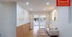 ทาวน์เฮ้าส์ 2 ชั้น หมู่บ้านพฤกษา 74/1 ศรีนครินทร์-เทพารักษ์ ซ.ทรัพย์บุญชัย 28 ใกล้สถานีรถไฟฟ้า รีโนเวทใหม่ทั้งหลัง
