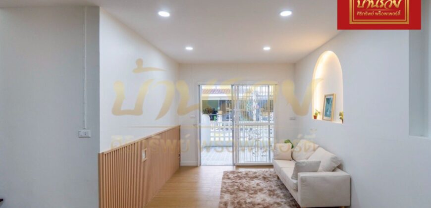 ทาวน์เฮ้าส์ 2 ชั้น หมู่บ้านพฤกษา 74/1 ศรีนครินทร์-เทพารักษ์ ซ.ทรัพย์บุญชัย 28 ใกล้สถานีรถไฟฟ้า รีโนเวทใหม่ทั้งหลัง