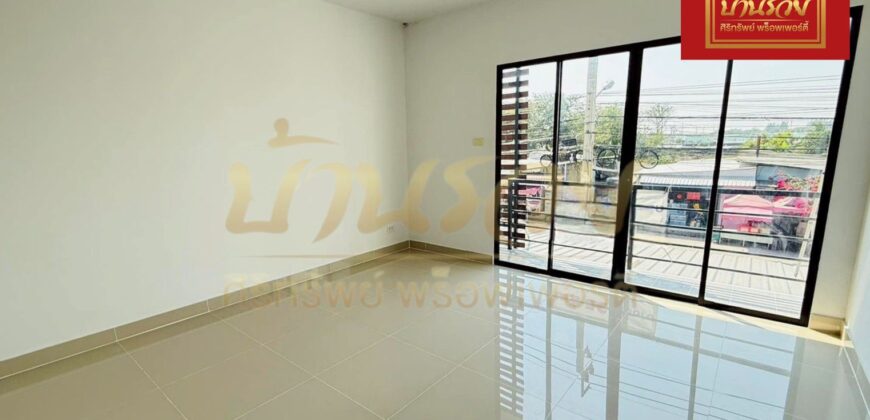 อาคารพาณิชย์ 3 ชั้น #ถนนเมน ทำเลดี หมู่บ้านธัญดา พาร์ควิลล์ 2 ใกล้นิคมอุตสาหกรรมบางปู บ้านรีโนเวทใหม่ทั้งหลัง พร้อมเข้าอยู่