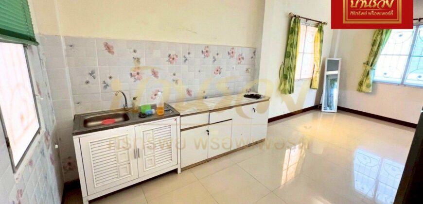 บ้านแฝด 2 ชั้น หมู่บ้าน ปัญฐิญา เเพรกษา ใกล้นิคมอุตสาหกรรมบางปู ตกแต่งพร้อมอยู่อาศัย