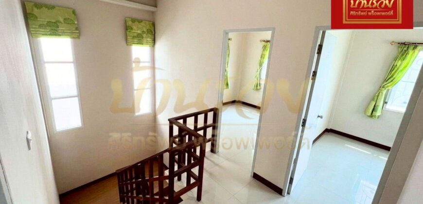 บ้านแฝด 2 ชั้น หมู่บ้าน ปัญฐิญา เเพรกษา ใกล้นิคมอุตสาหกรรมบางปู ตกแต่งพร้อมอยู่อาศัย